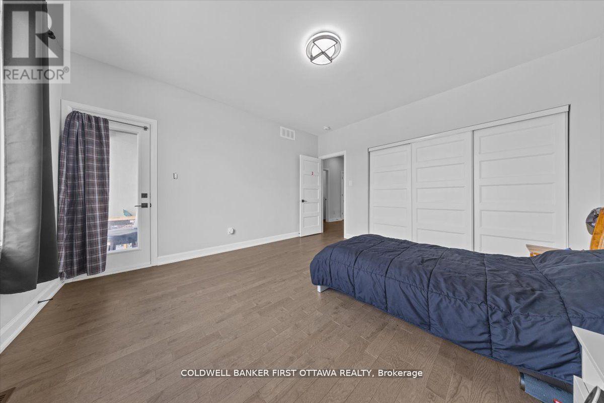 560 Queen Mary Street Property Photo 14