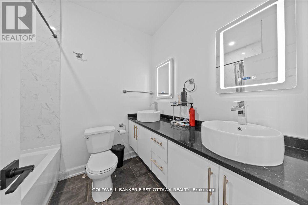 560 Queen Mary Street Property Photo 17