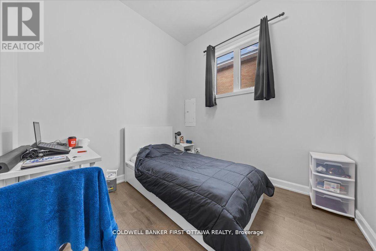 560 Queen Mary Street Property Photo 23