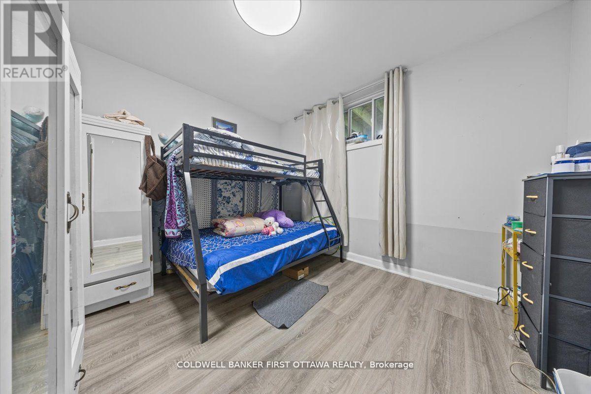 560 Queen Mary Street Property Photo 25