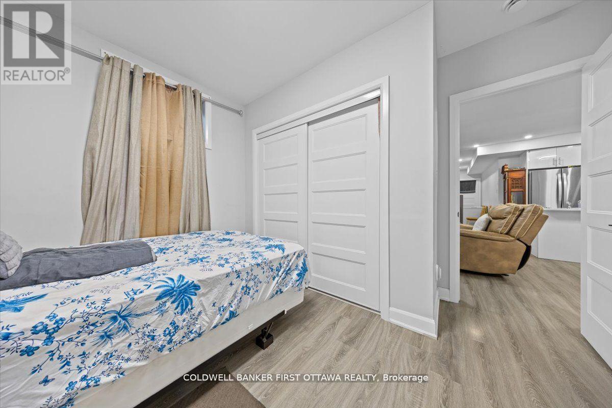 560 Queen Mary Street Property Photo 28