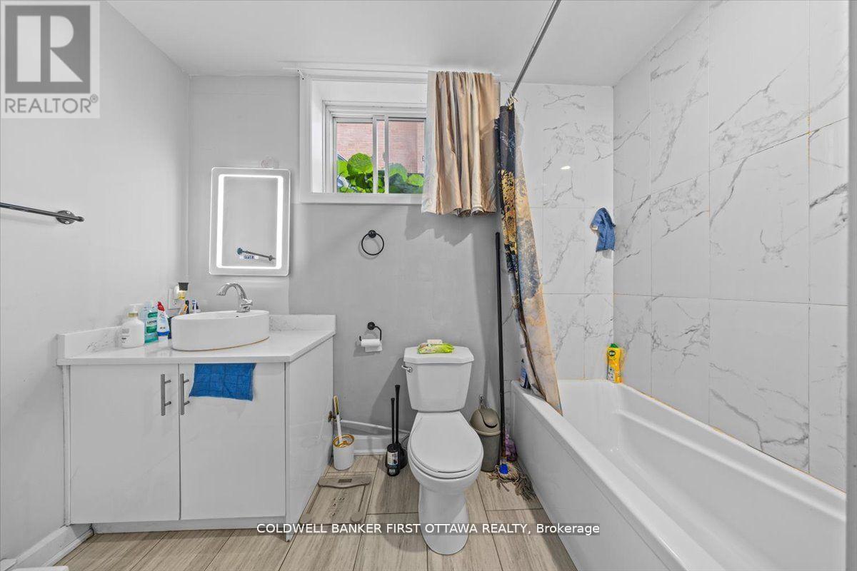 560 Queen Mary Street Property Photo 29