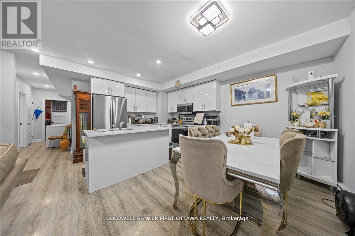 560 Queen Mary Street Property Photo 32