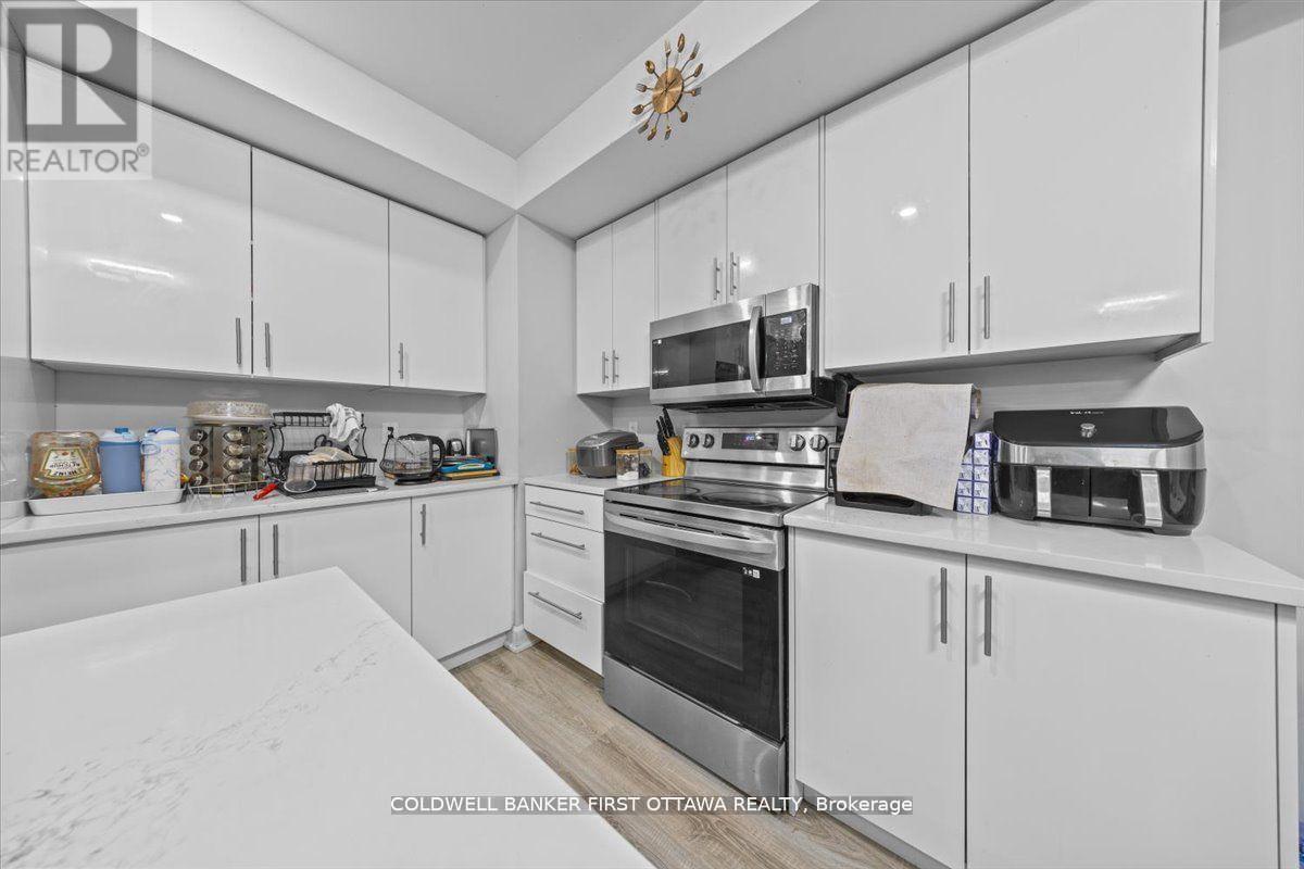 560 Queen Mary Street Property Photo 34