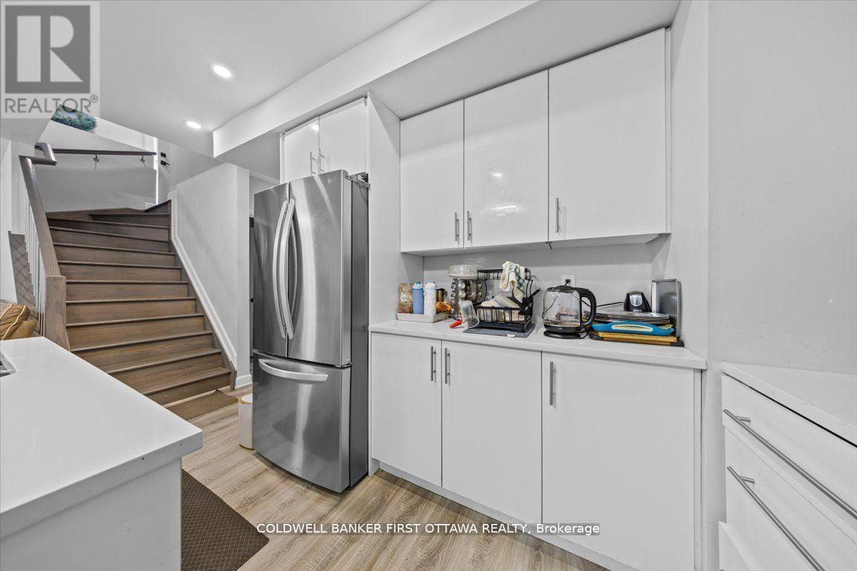 560 Queen Mary Street Property Photo 35