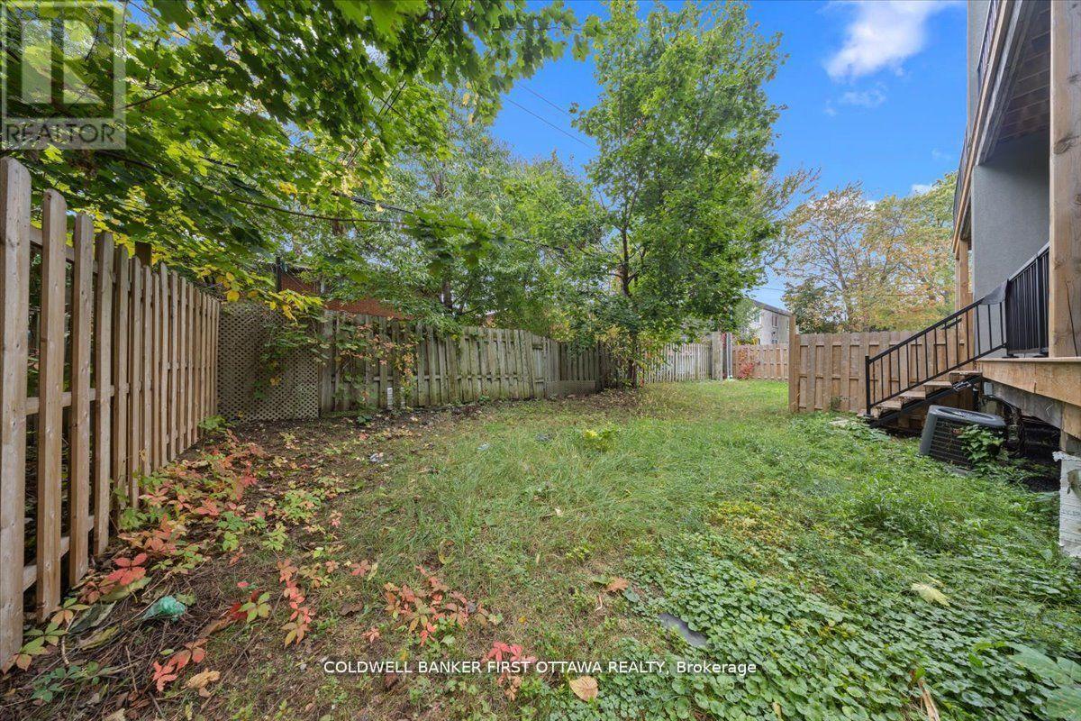 560 Queen Mary Street Property Photo 37