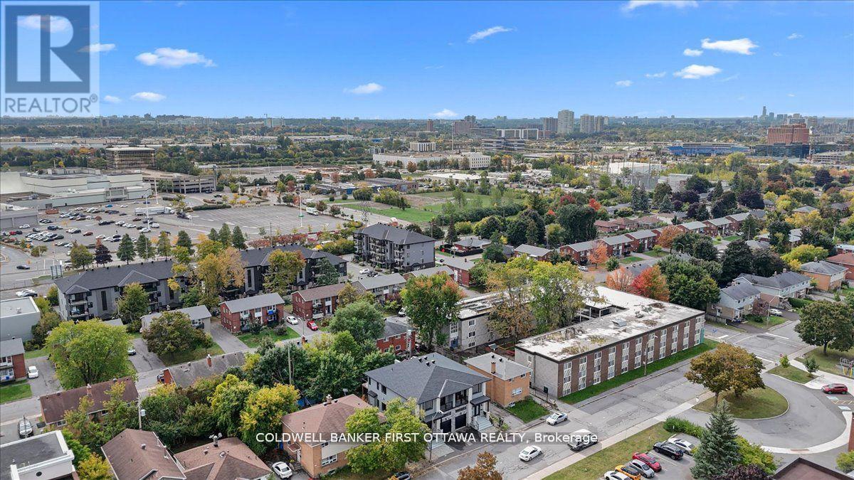 560 Queen Mary Street Property Photo 44