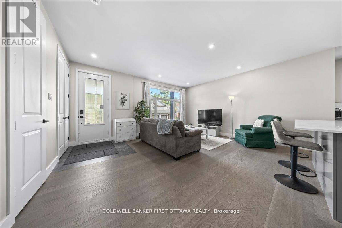 A/b - 22 Inverkip Avenue Property Photo 3