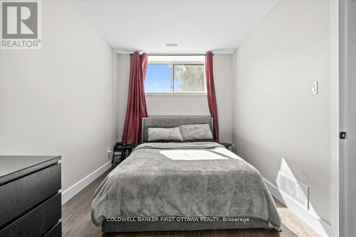 A/b - 22 Inverkip Avenue Property Photo 15