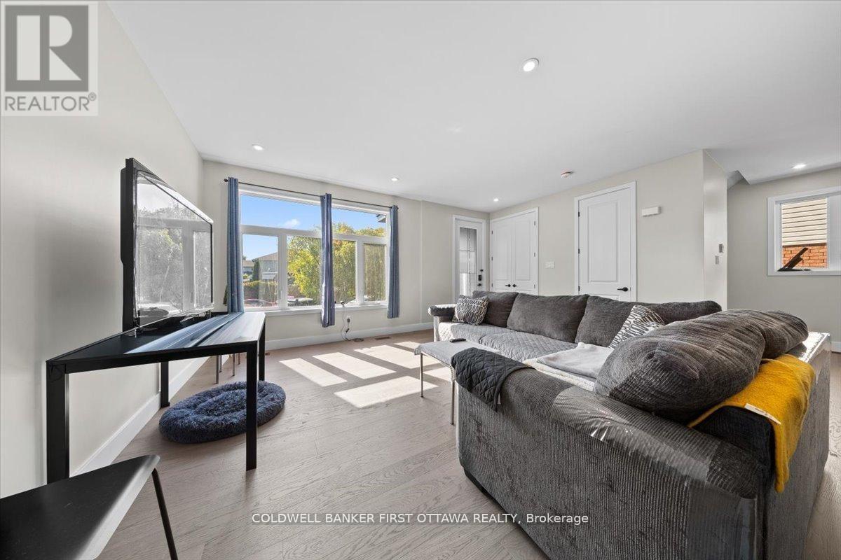 A/b - 22 Inverkip Avenue Property Photo 17