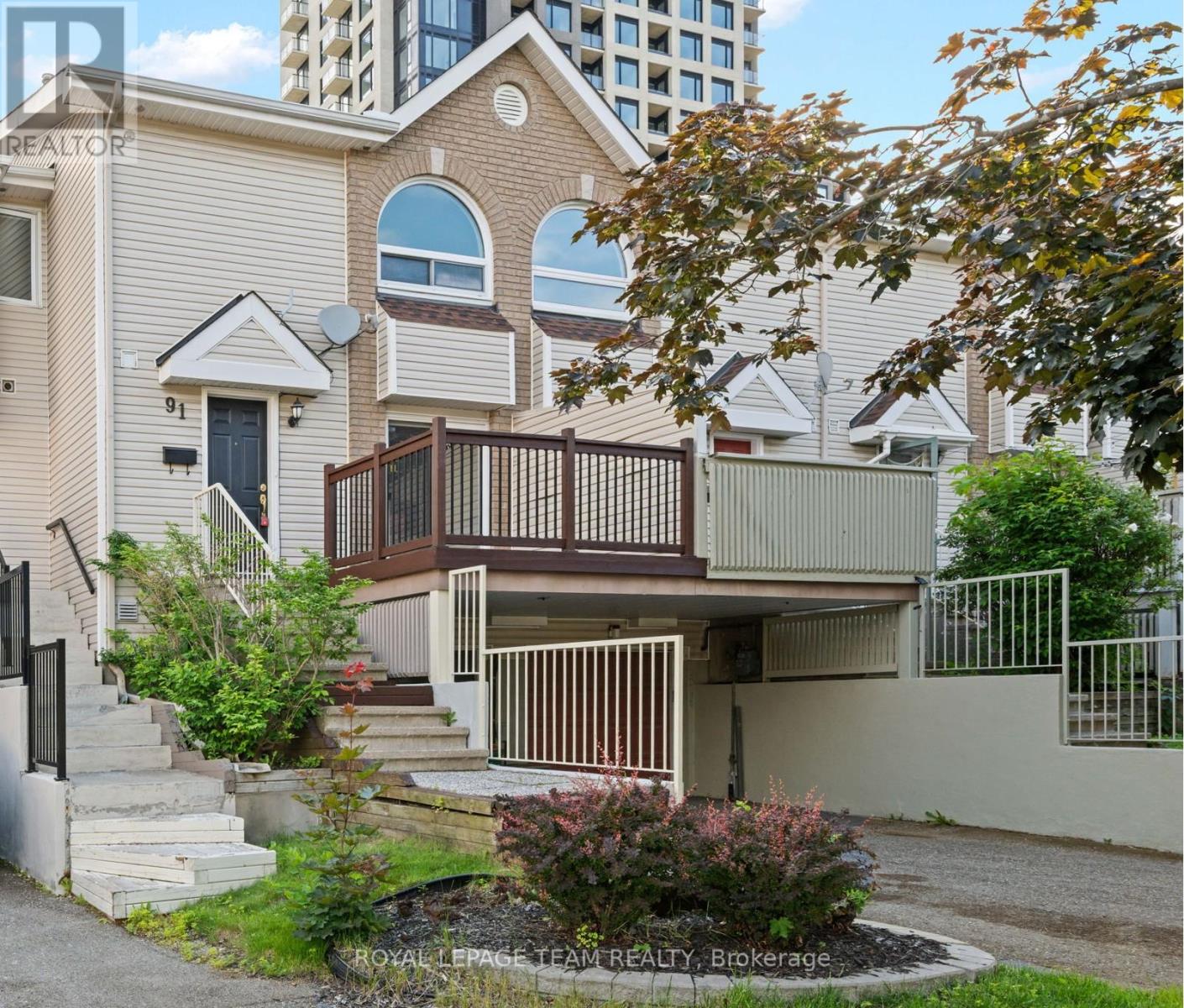 91 THORNBURY CRESCENT