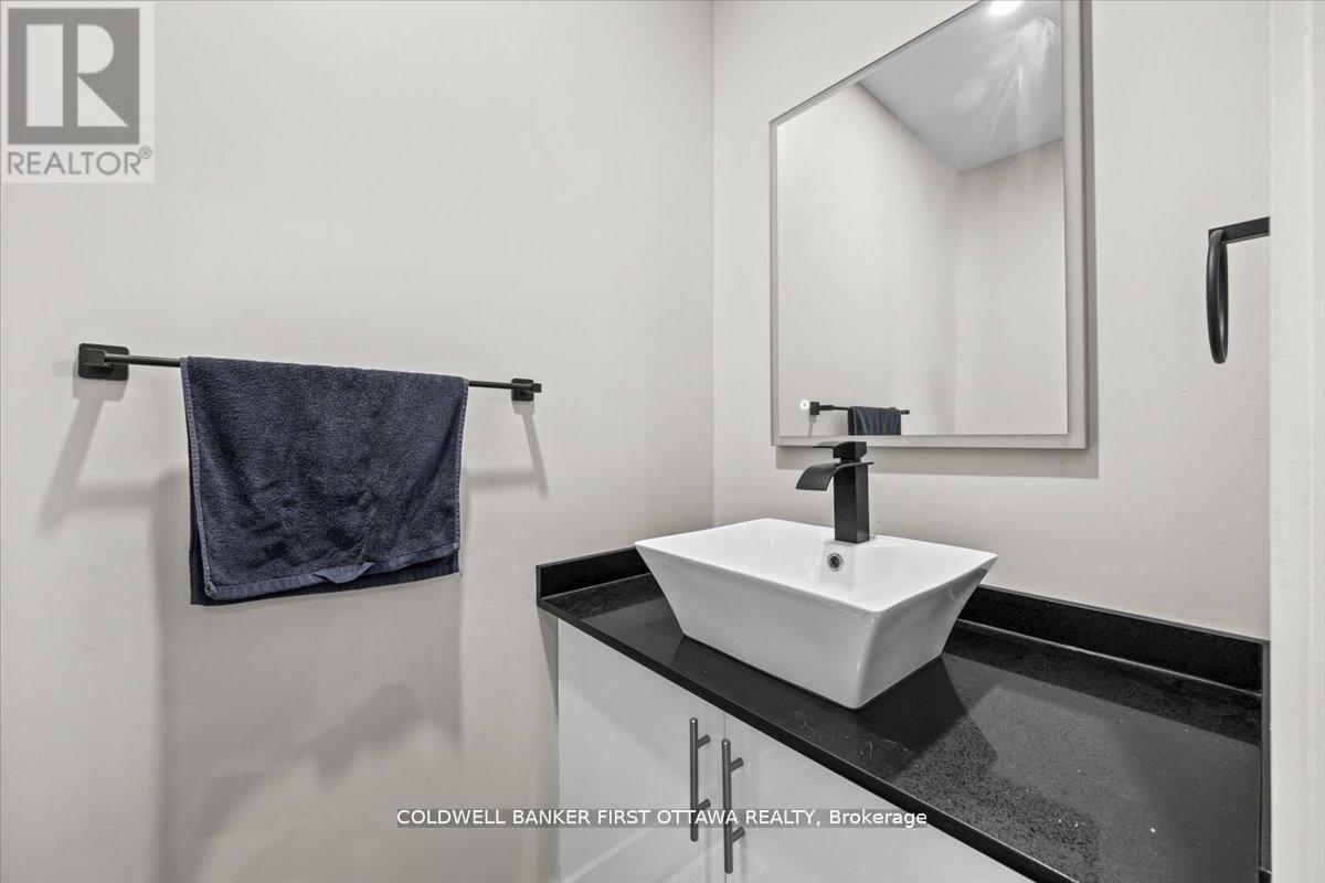 A & B - 25 Pennard Way Property Photo 4