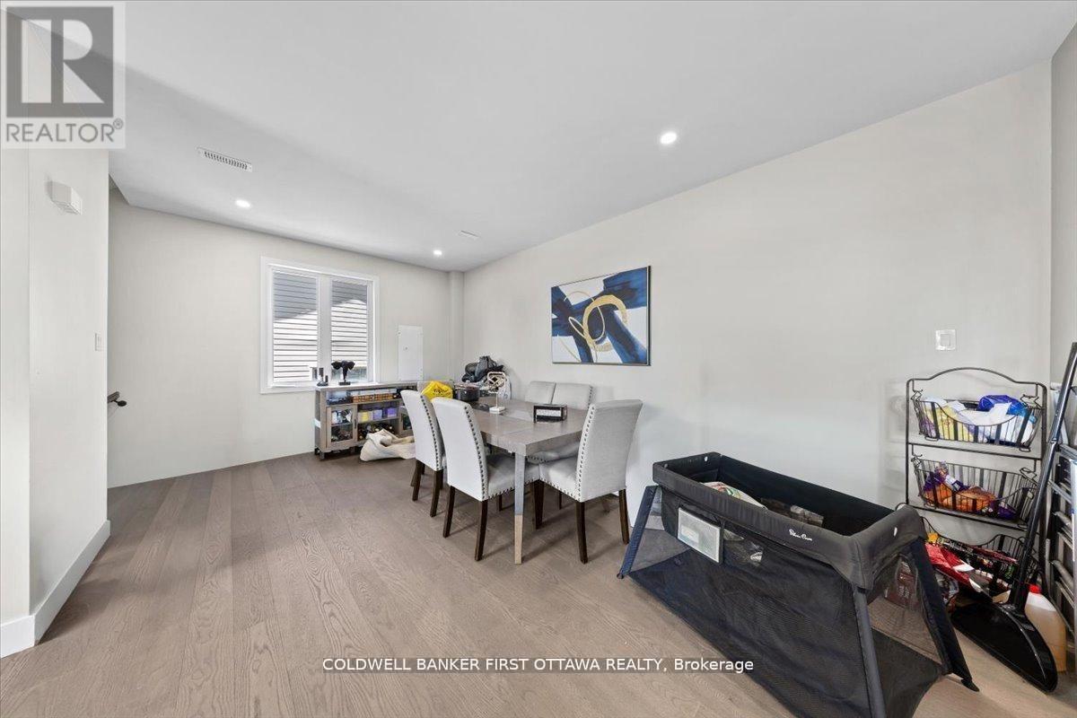 A & B - 25 Pennard Way Property Photo 34
