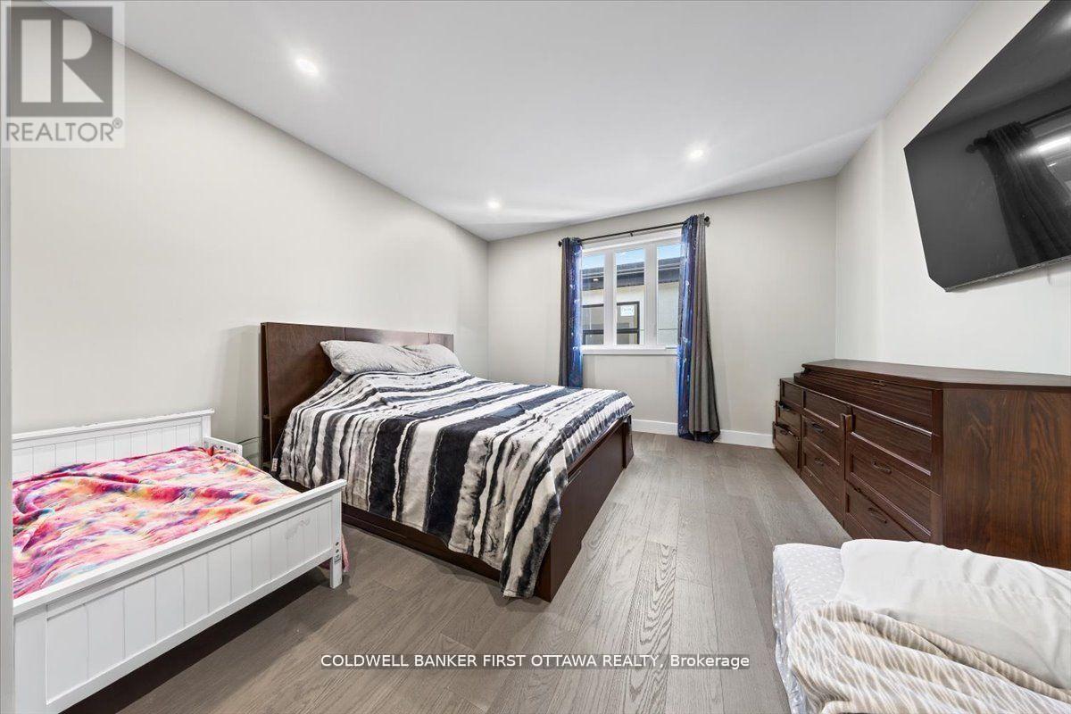 A & B - 25 Pennard Way Property Photo 39