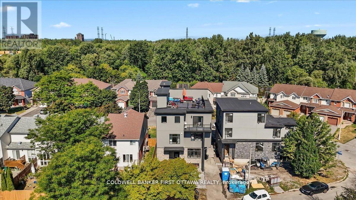 A & B - 25 Pennard Way Property Photo 44
