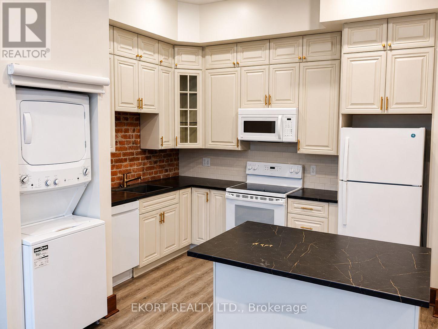 249-253 Front Street Property Photo 5