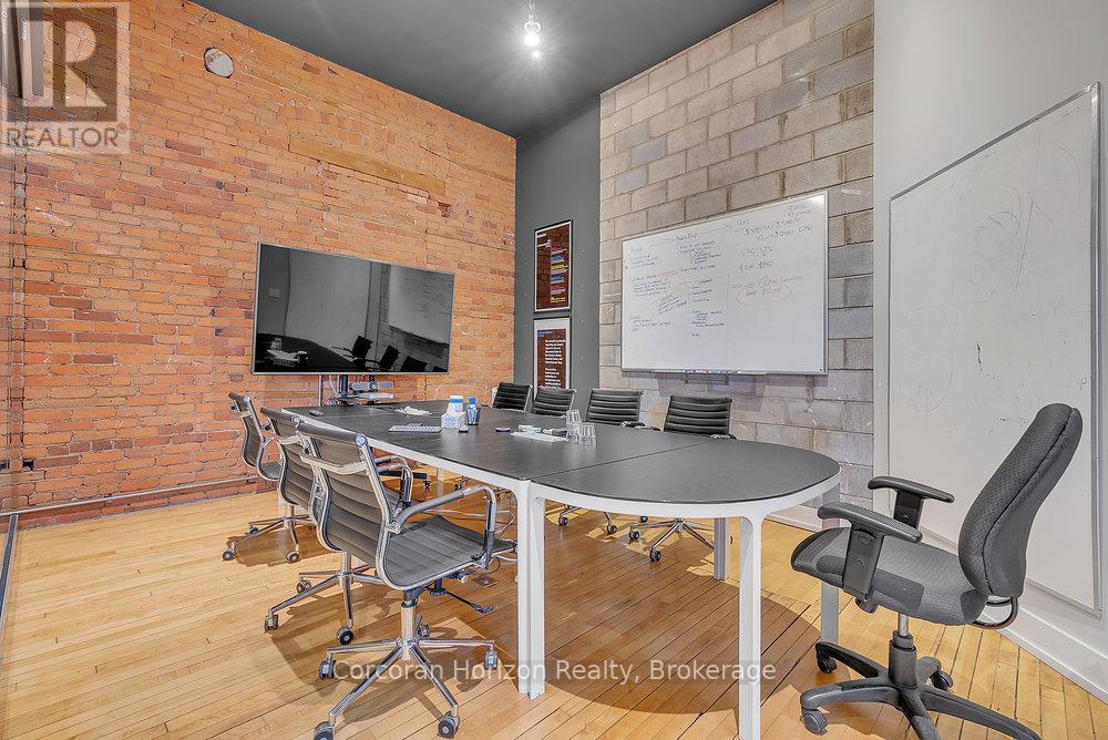 300 - 41 King William Street Property Photo 12