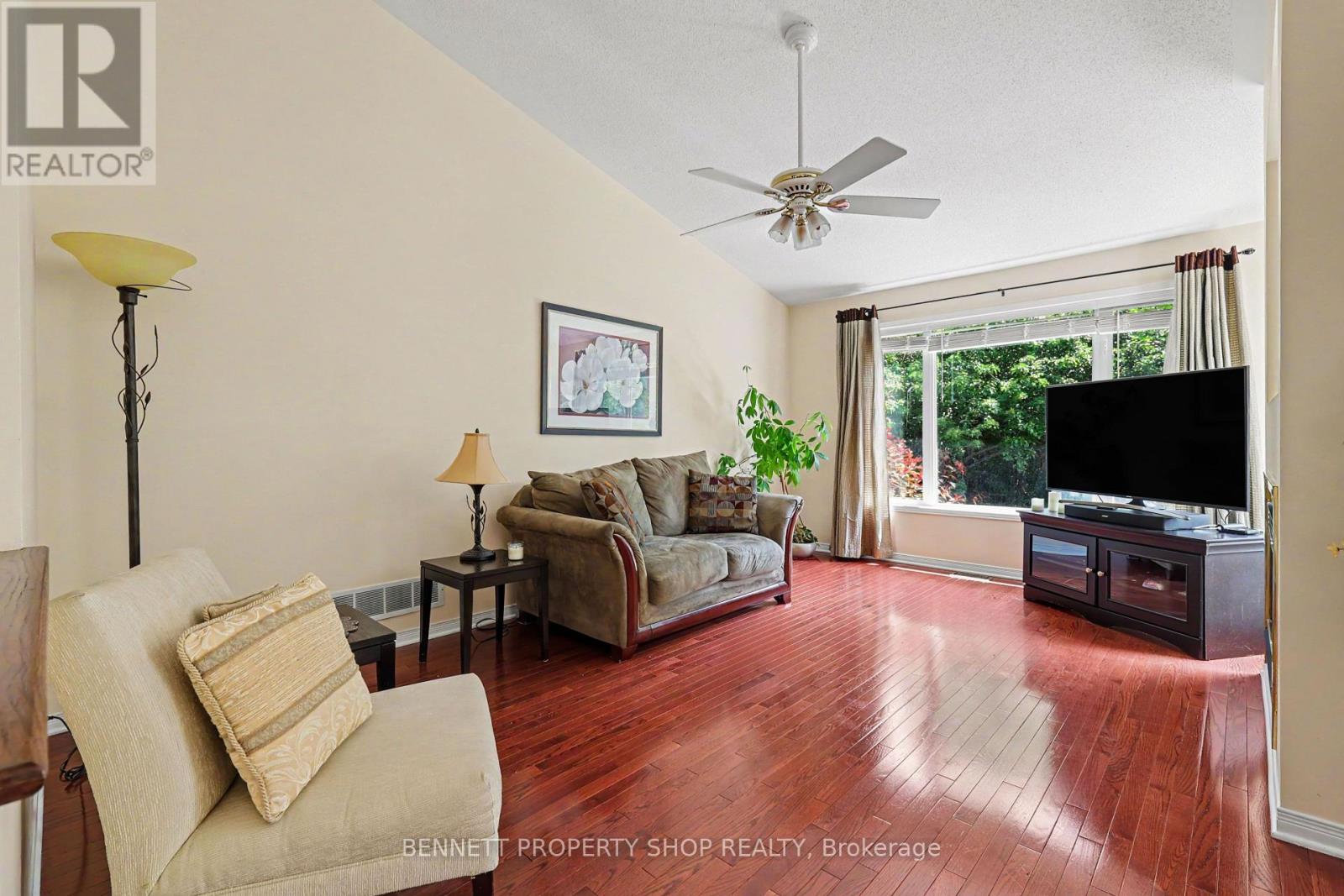 4 Burnstead Crescent Property Photo 7