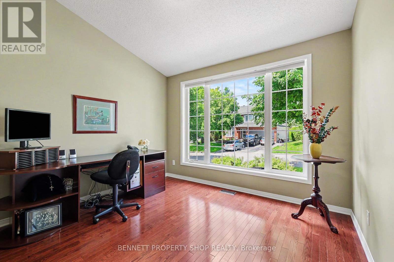4 Burnstead Crescent Property Photo 9