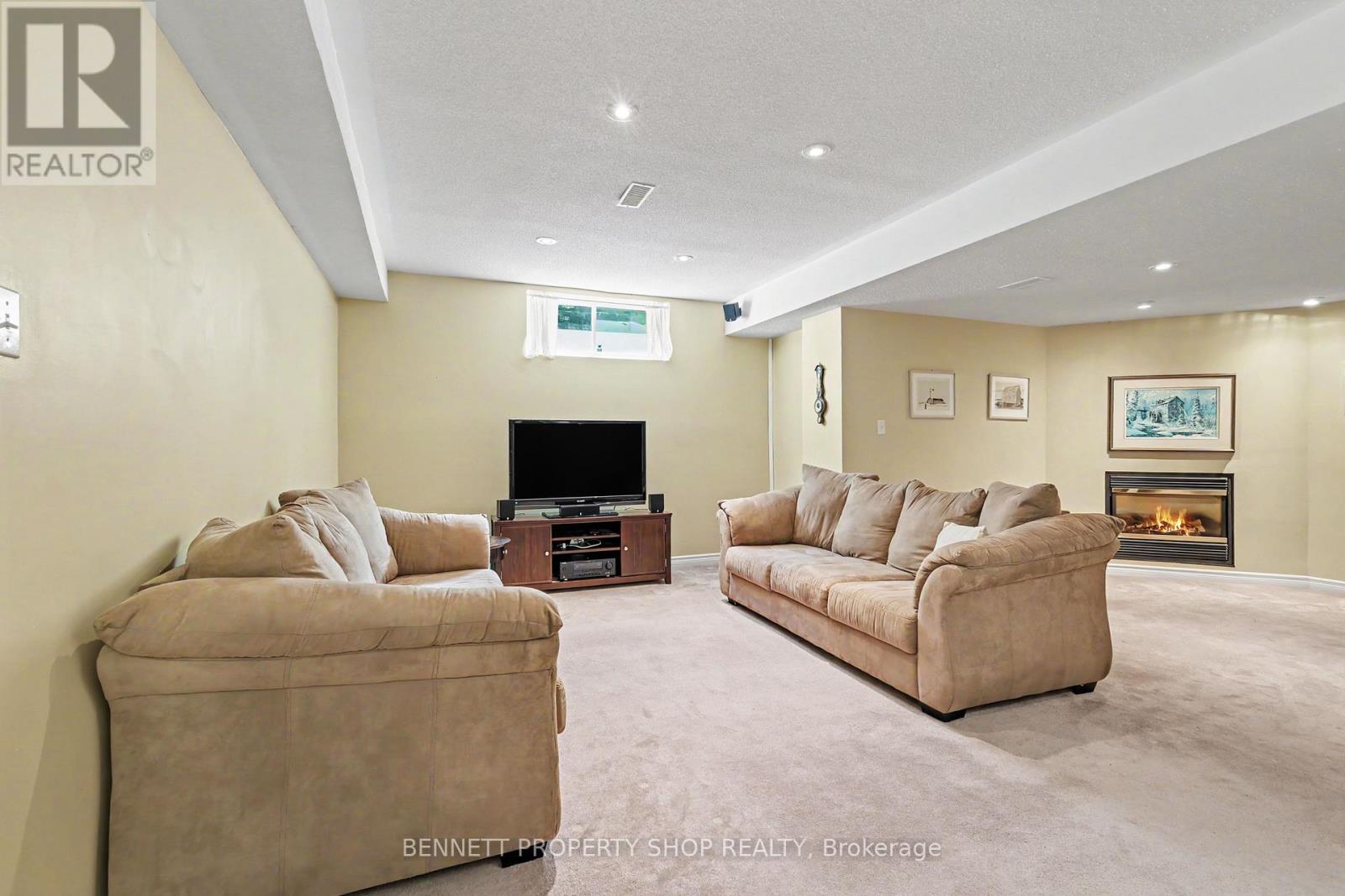 4 Burnstead Crescent Property Photo 13