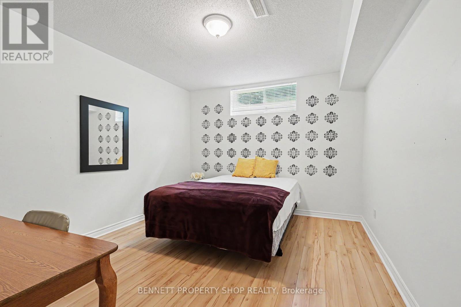 4 Burnstead Crescent Property Photo 14