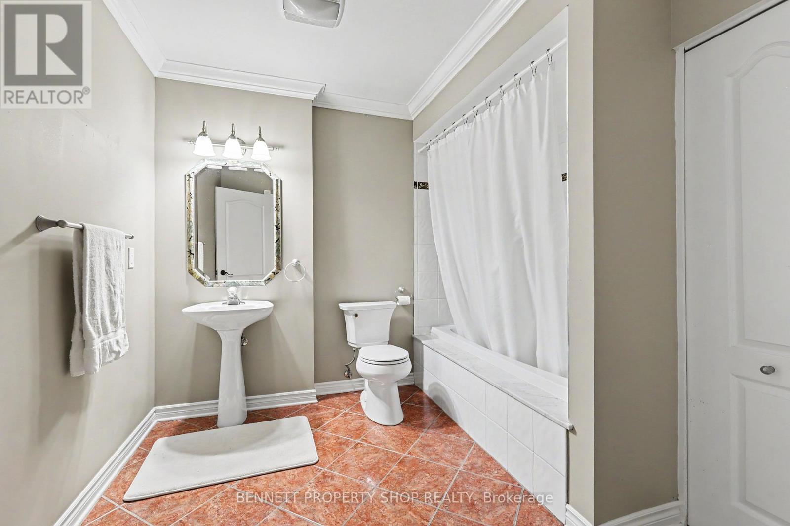 4 Burnstead Crescent Property Photo 15