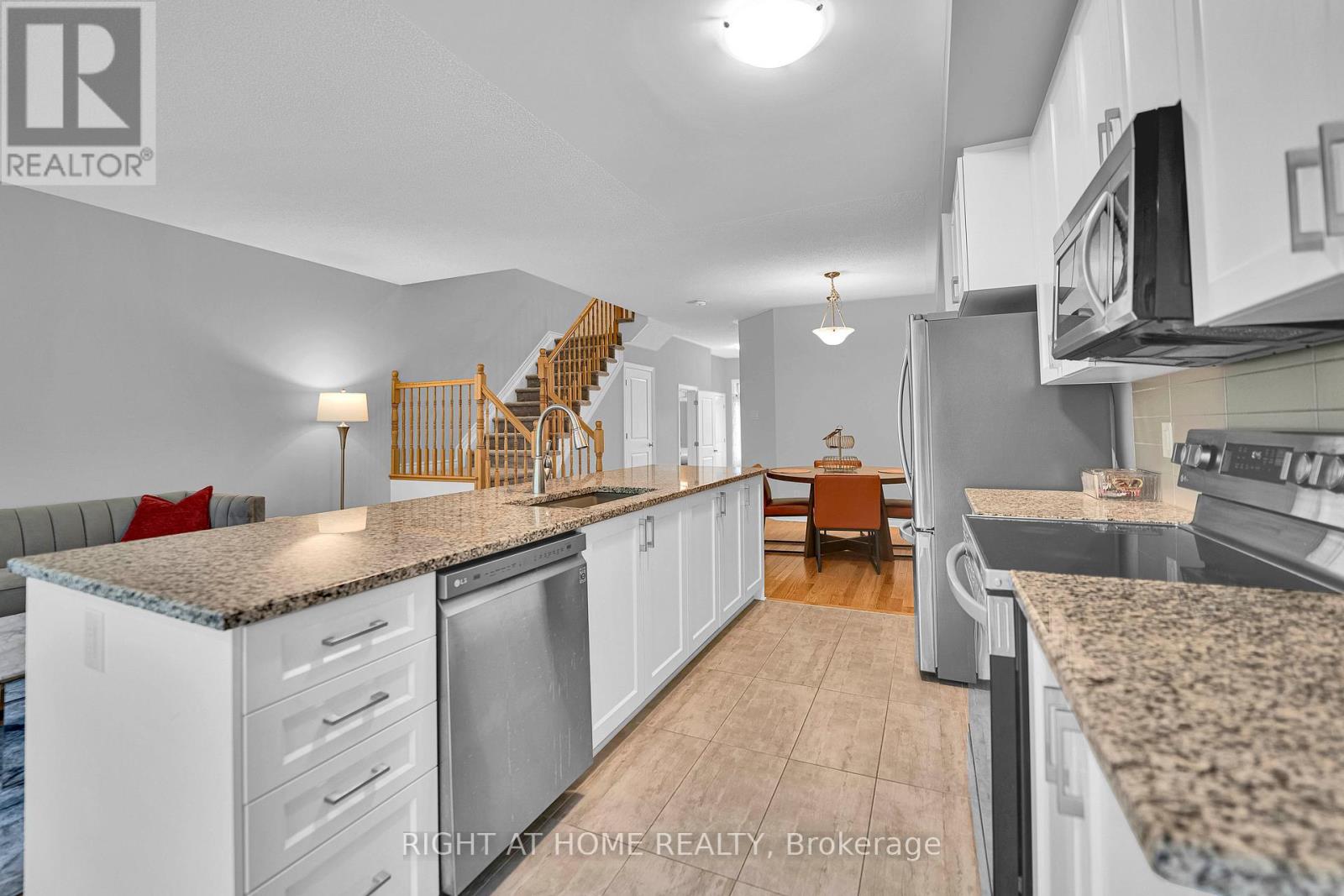 720 Dearborn Property Photo 18