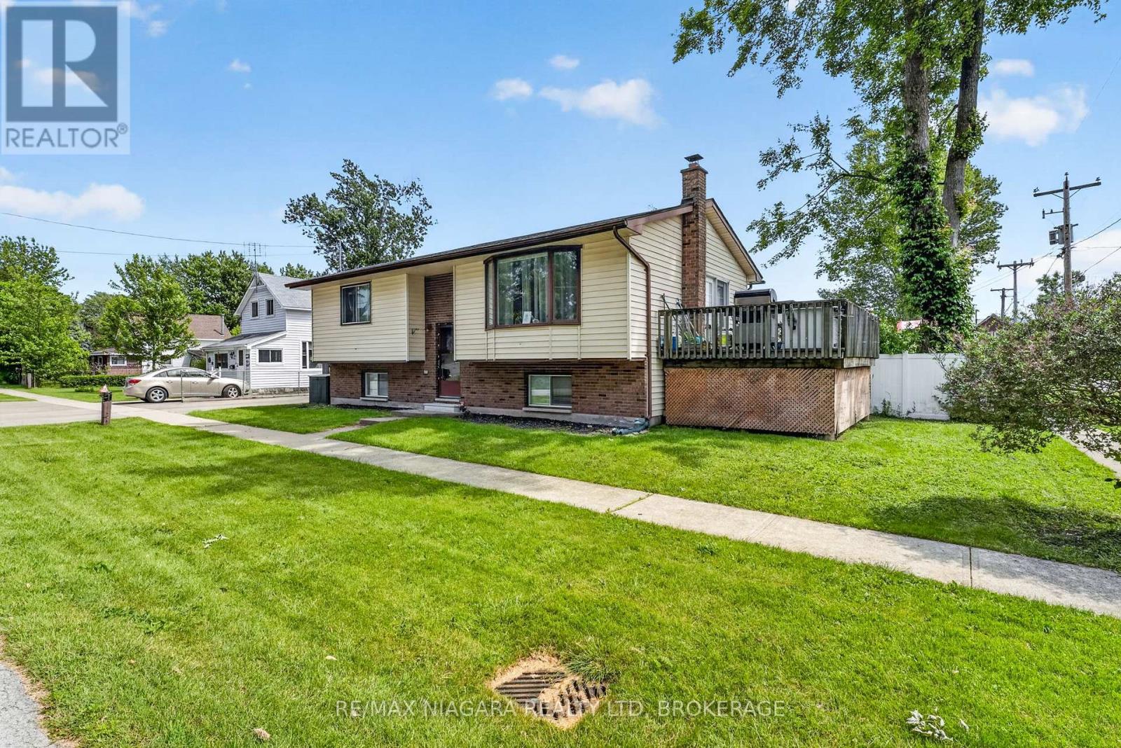 384 Dovercourt Road Property Photo 2