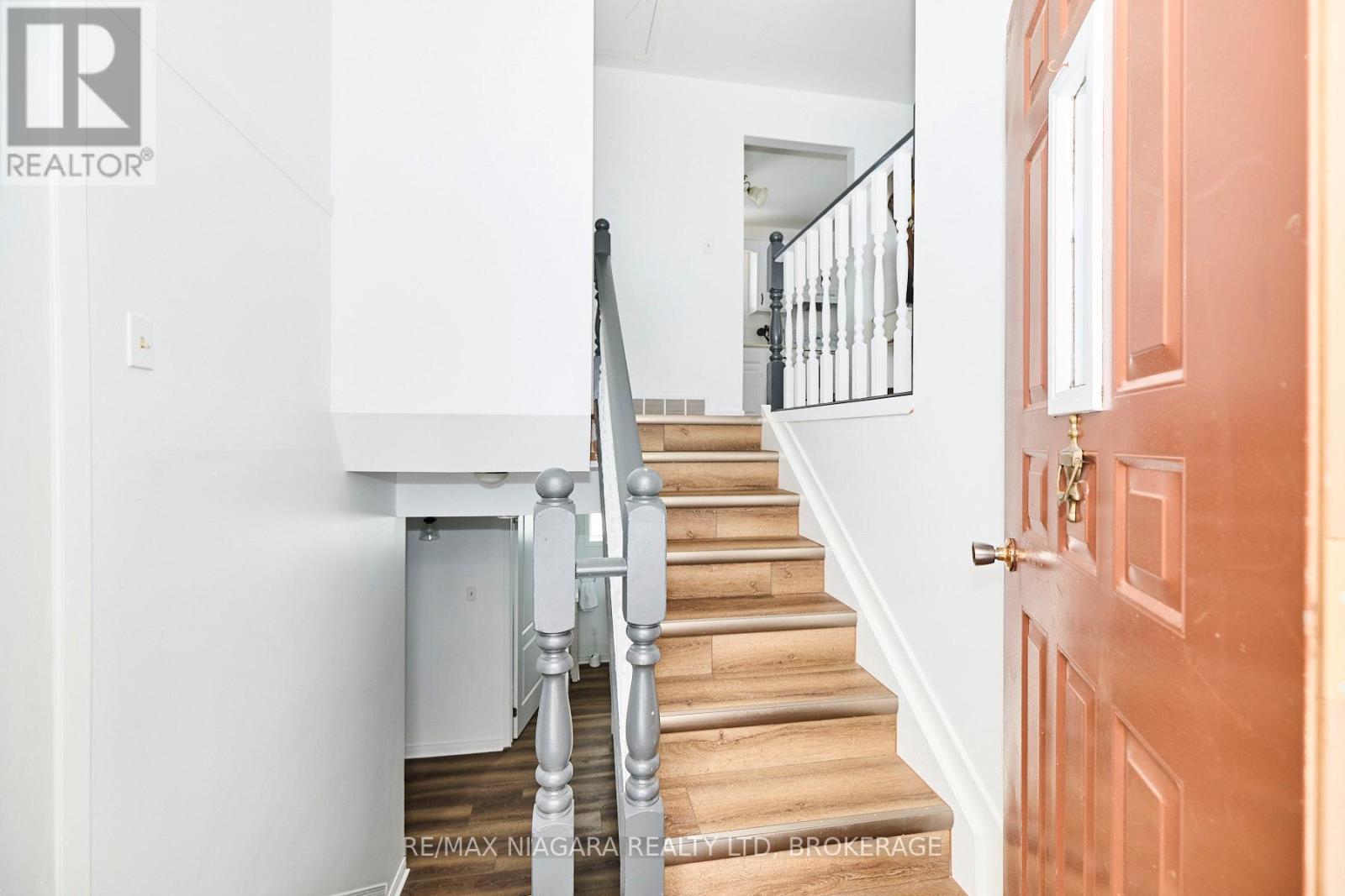 384 Dovercourt Road Property Photo 4