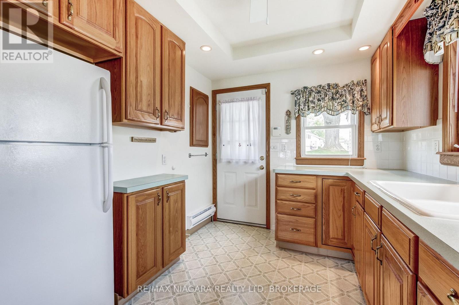 12893 Old Lakeshore Road Property Photo 14