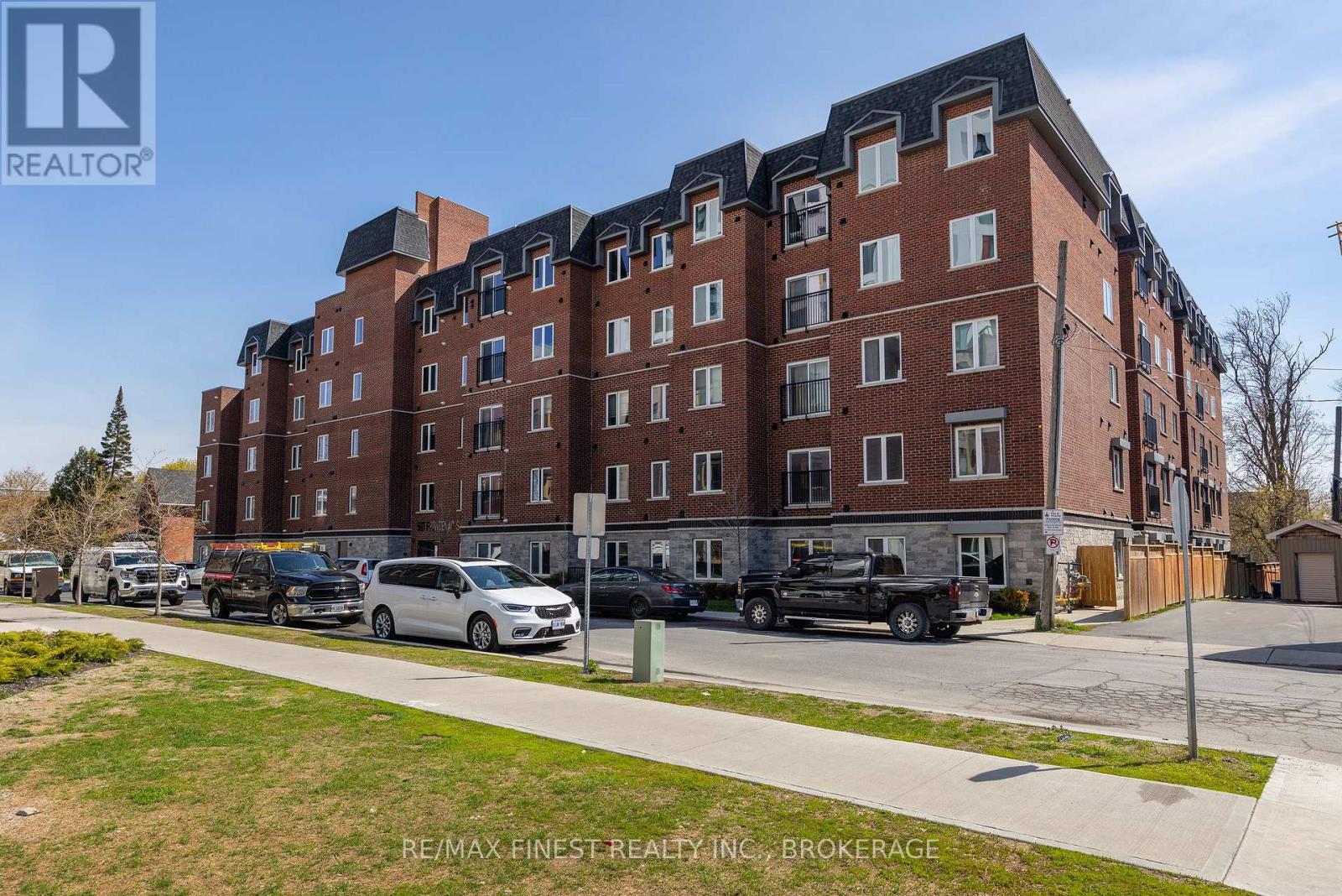 308 - 501 FRONTENAC STREET Property Photo 1