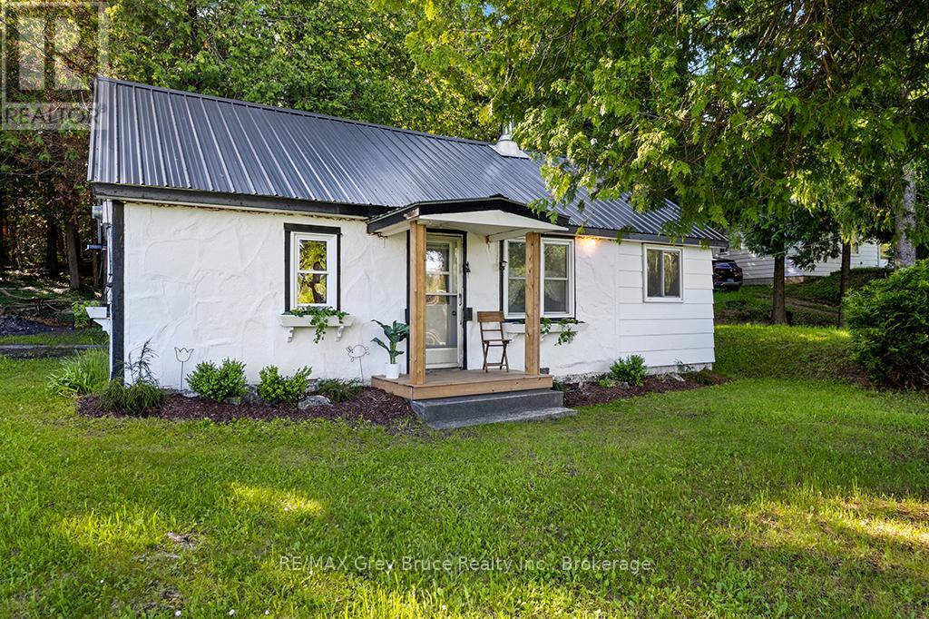 609 Stokes Bay Road Property Photo 1
