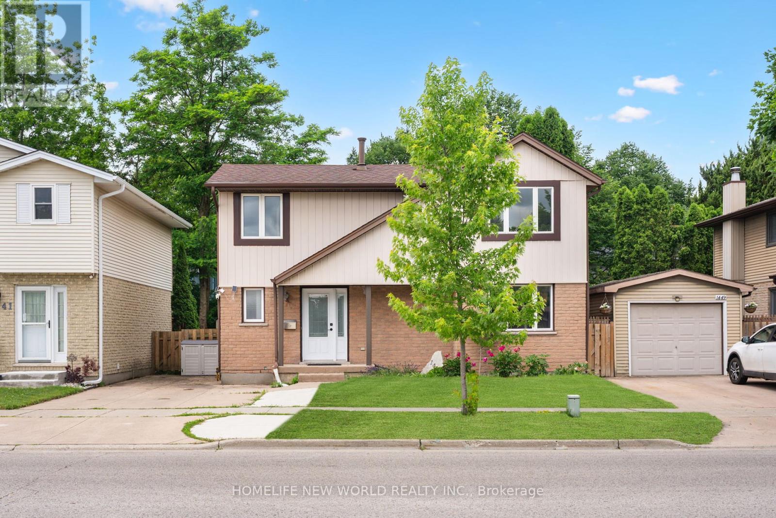 1445 Aldersbrook Road Property Photo 2