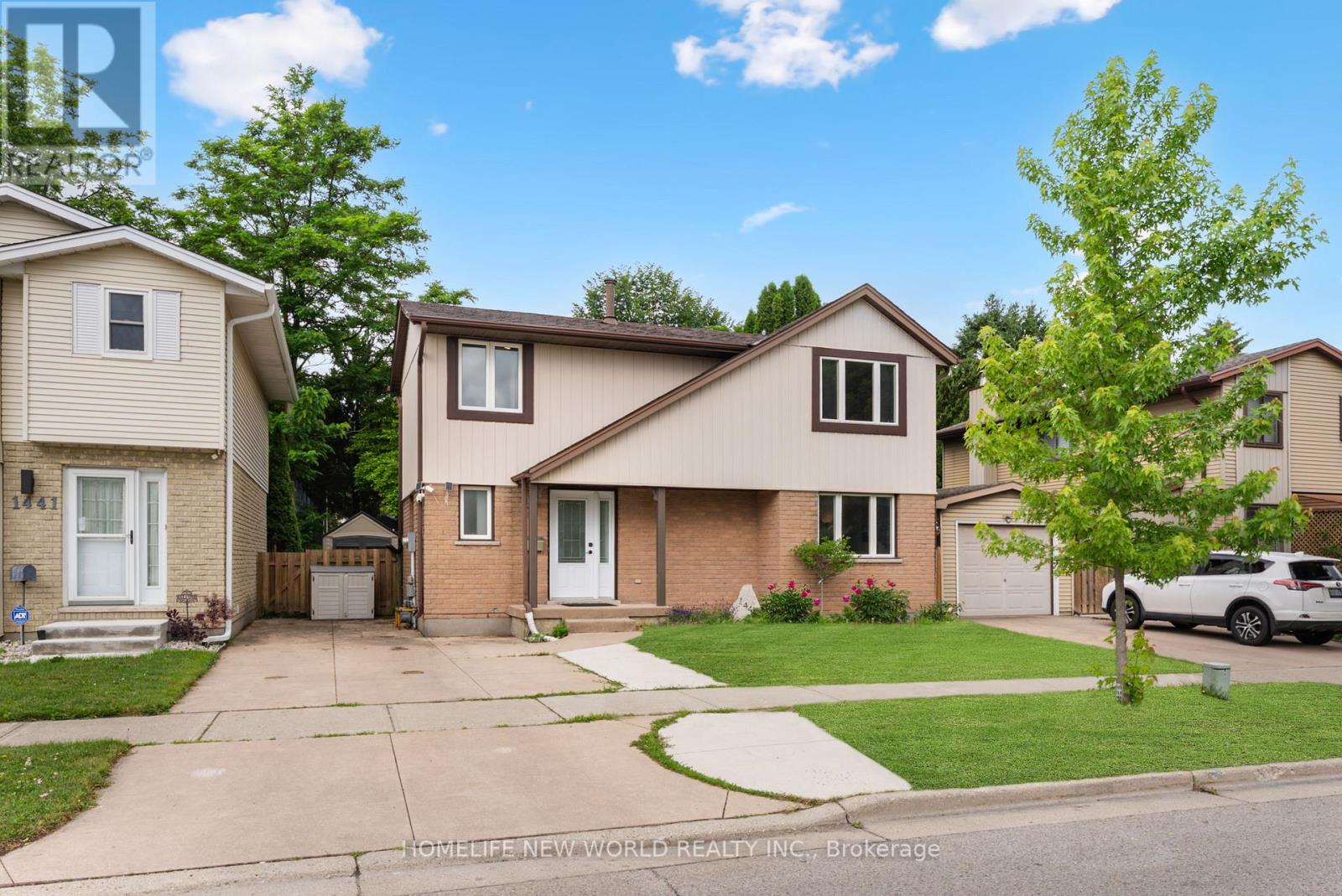1445 Aldersbrook Road Property Photo 3