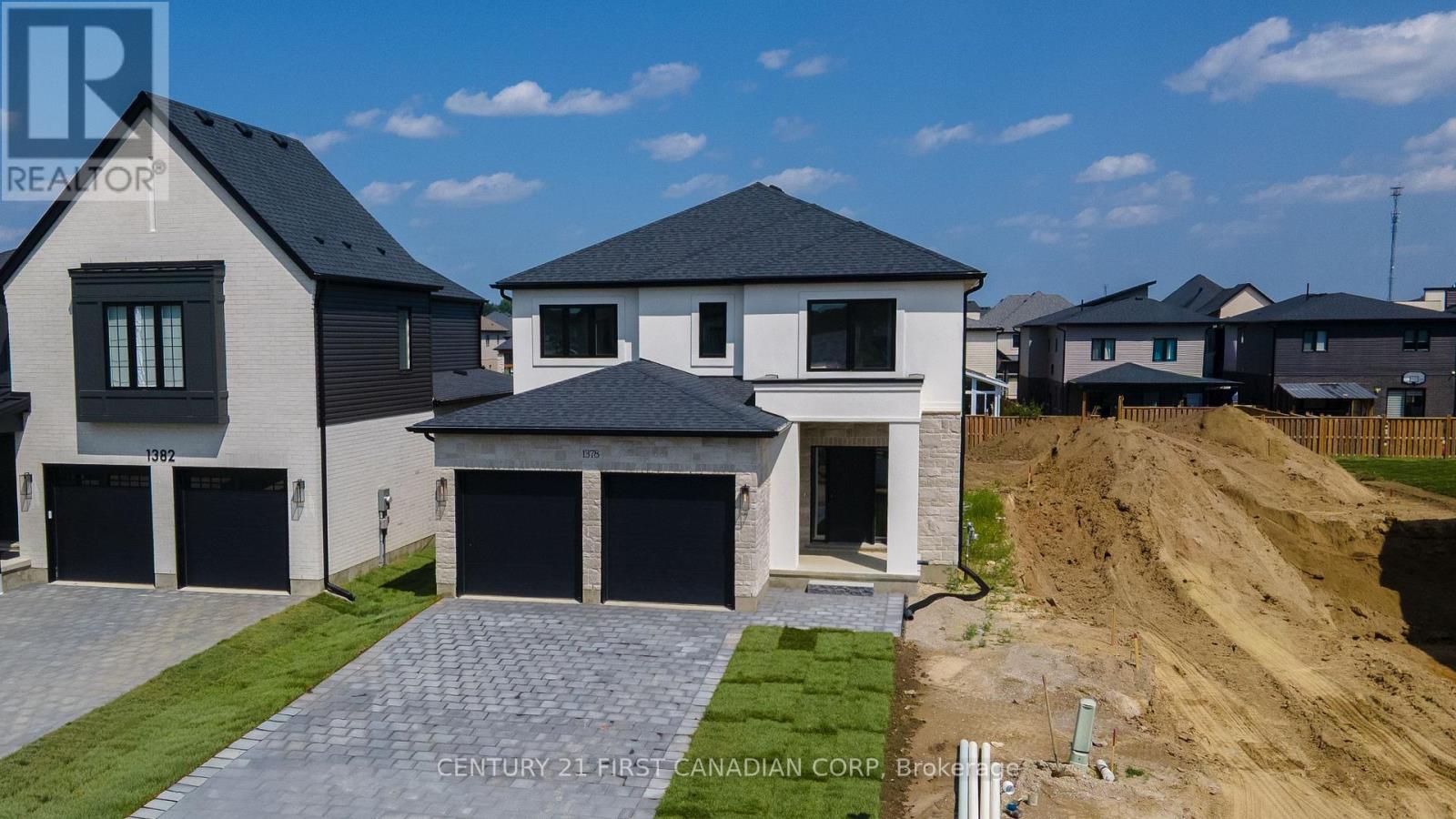 1378 Shields Place Property Photo 1