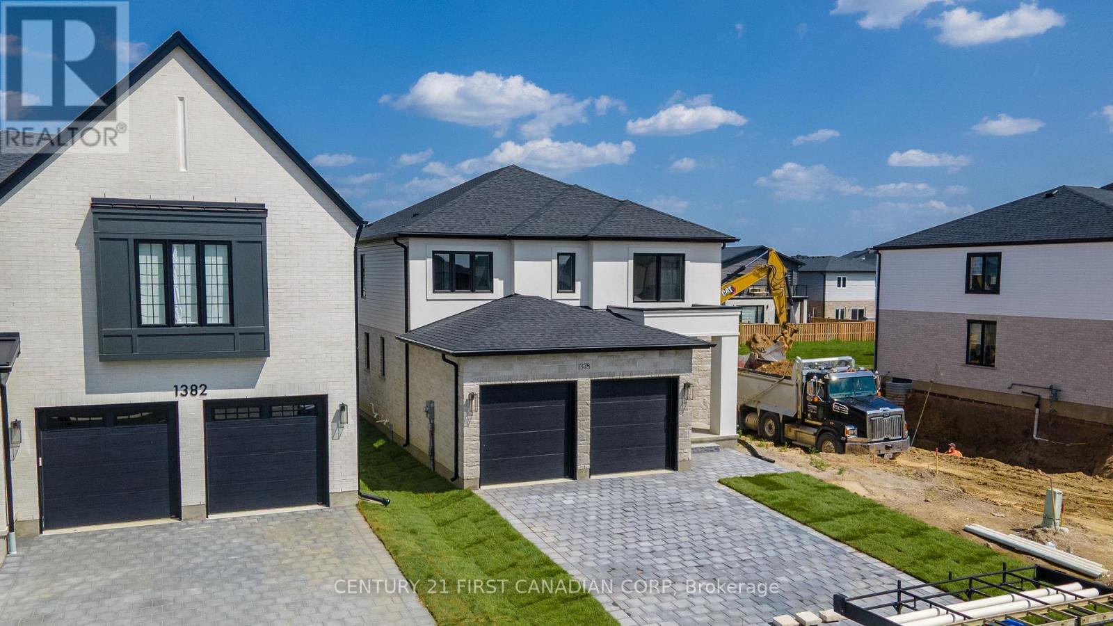 1378 Shields Place Property Photo 2