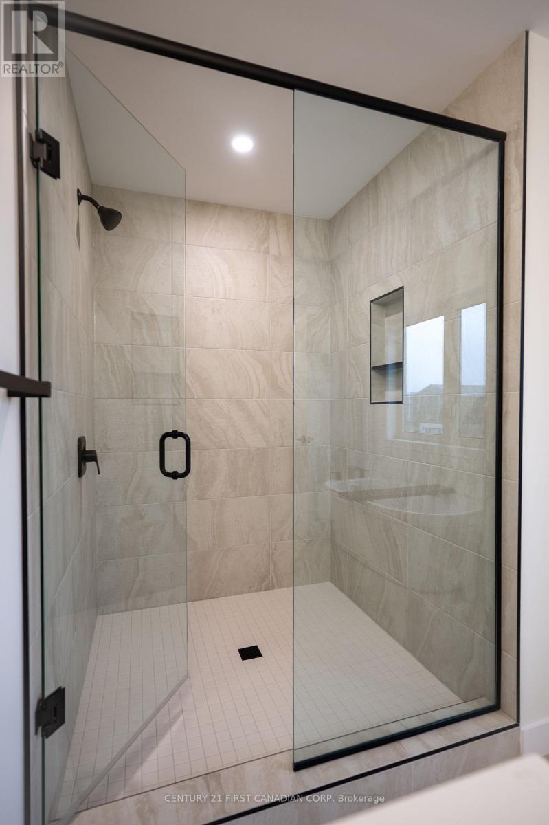 1378 Shields Place Property Photo 23