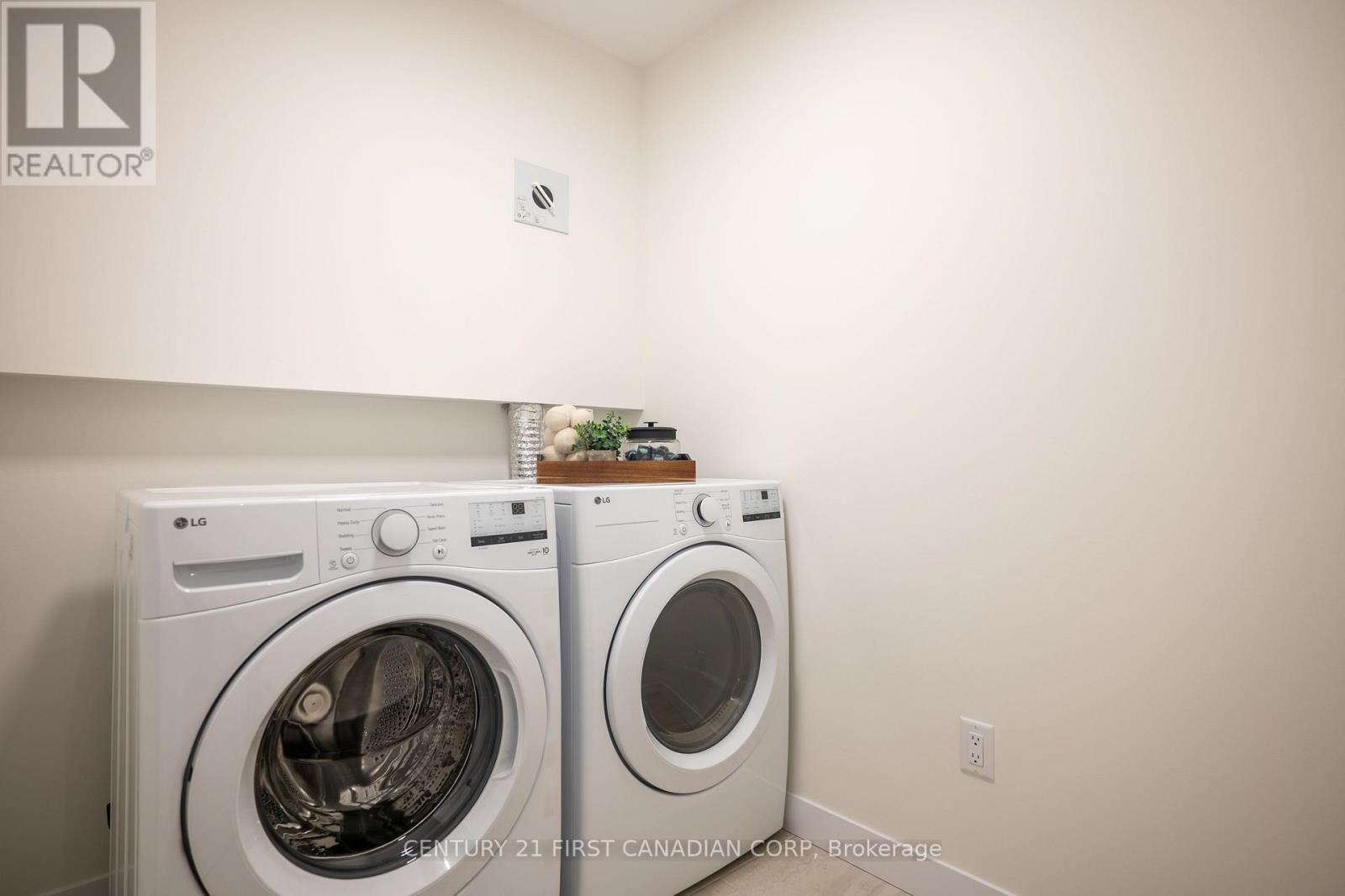 1378 Shields Place Property Photo 33
