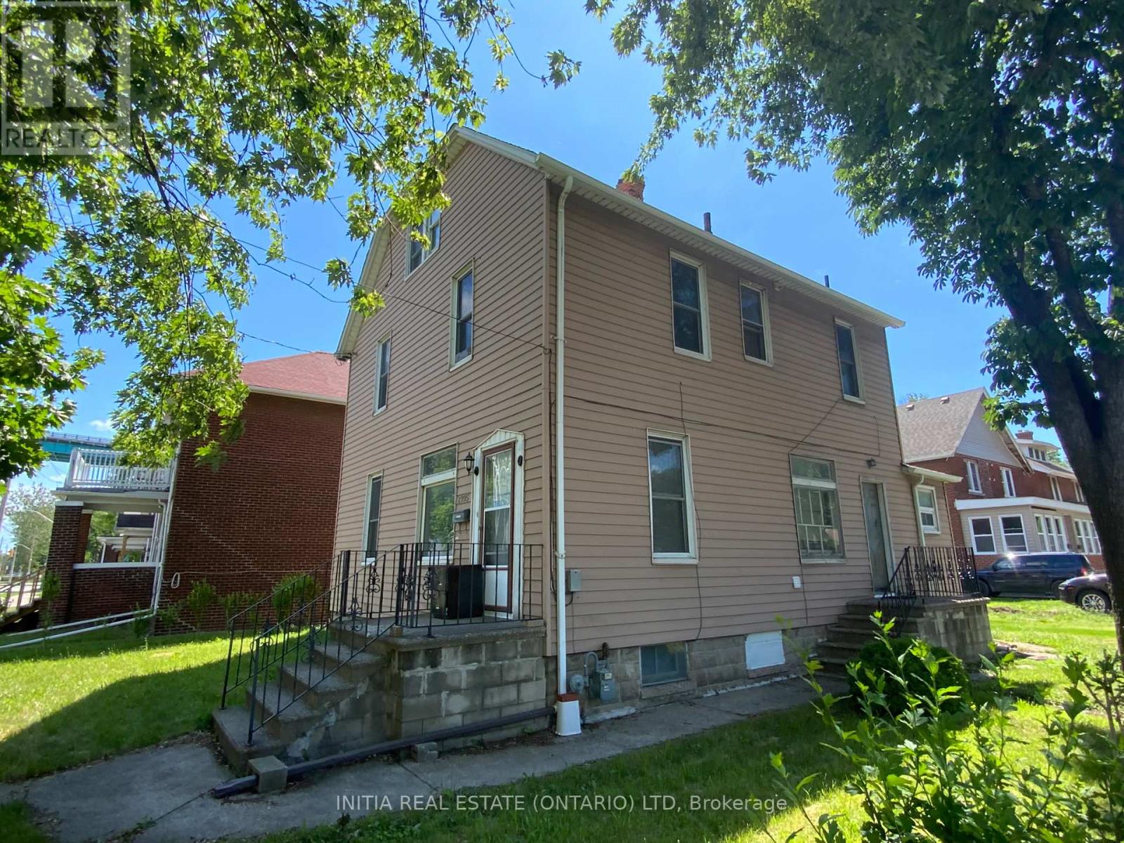 2995 University Avenue W Property Photo 5
