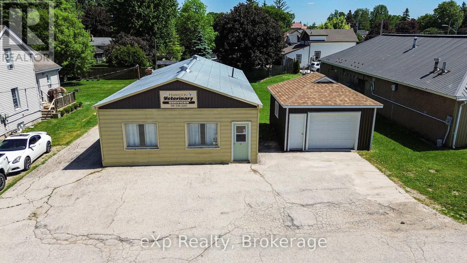 10 Queen Street N Property Photo 7