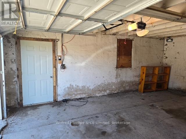325 (garage) 10th Street Property Photo 2