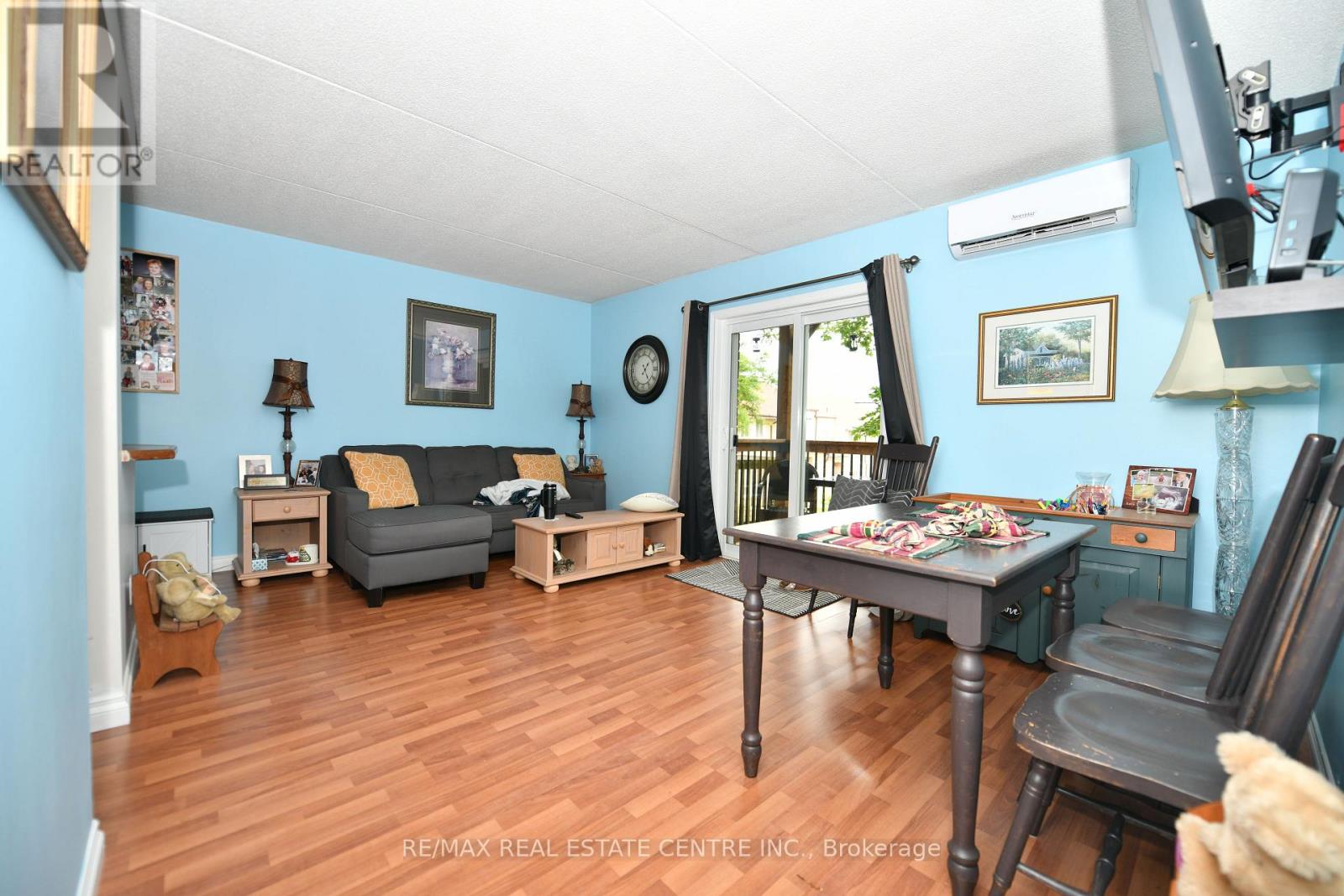 206 - 266 Overlea Drive Property Photo 2