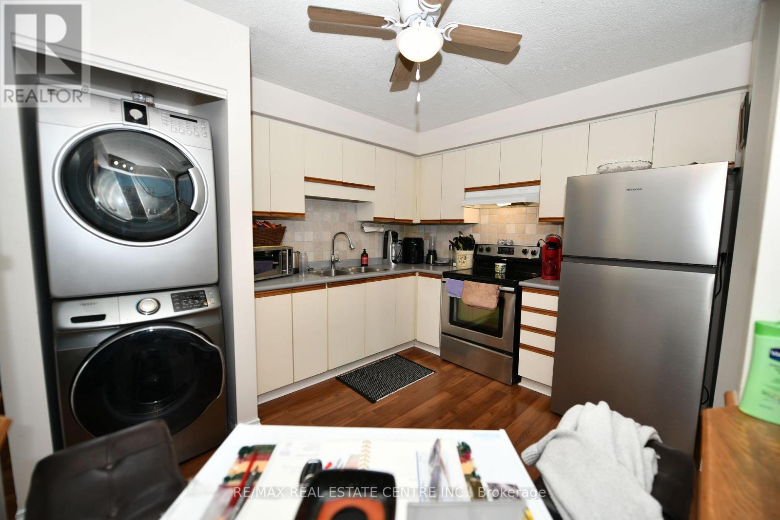 206 - 266 Overlea Drive Property Photo 6