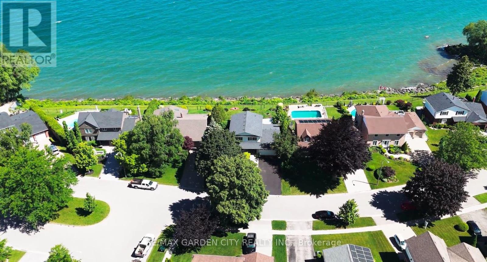 15 Cheval Drive Property Photo 2