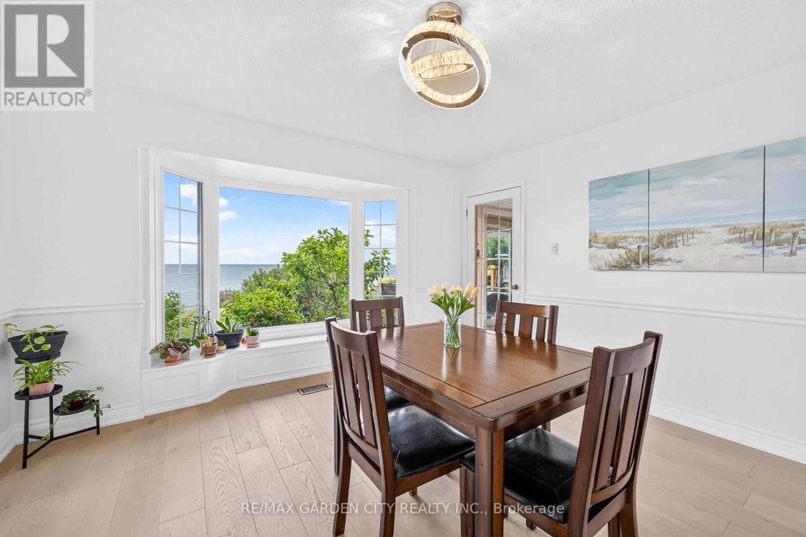 15 Cheval Drive Property Photo 13