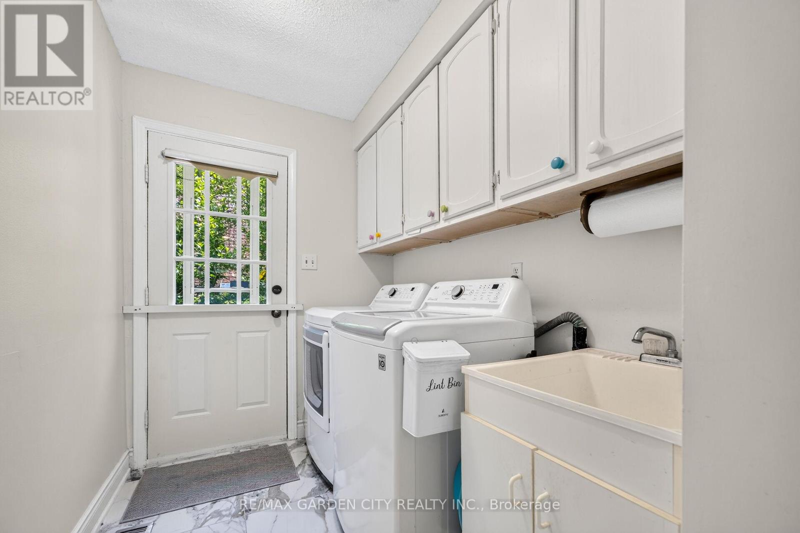 15 Cheval Drive Property Photo 25