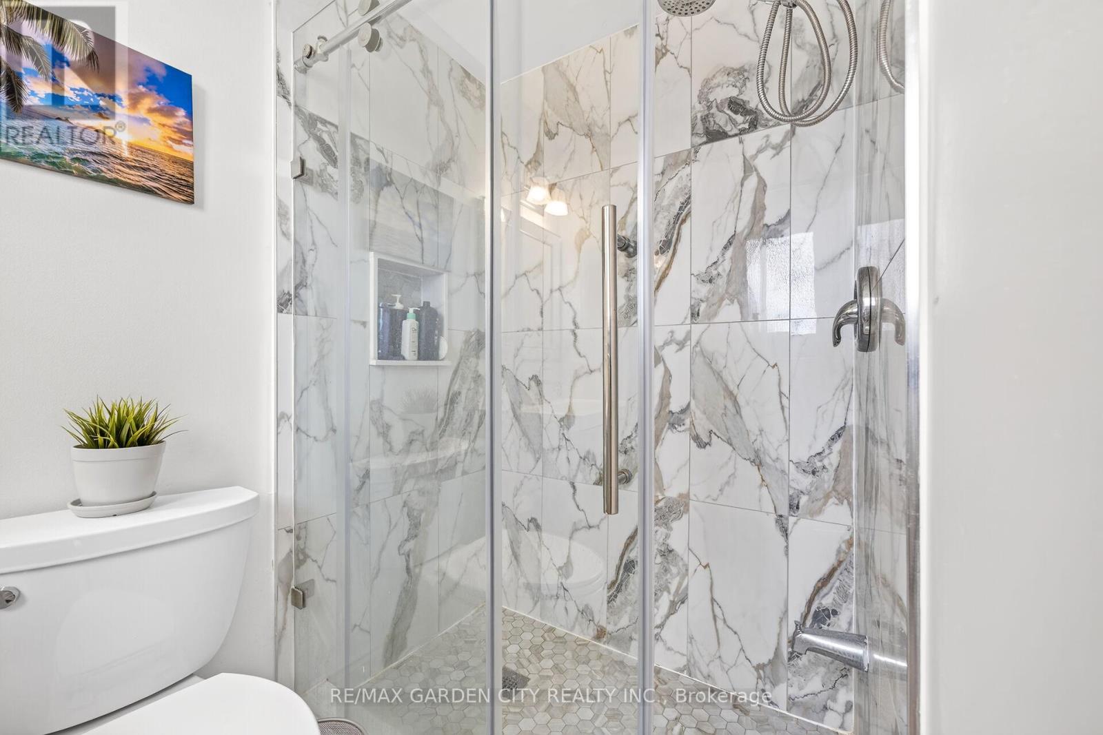 15 Cheval Drive Property Photo 32
