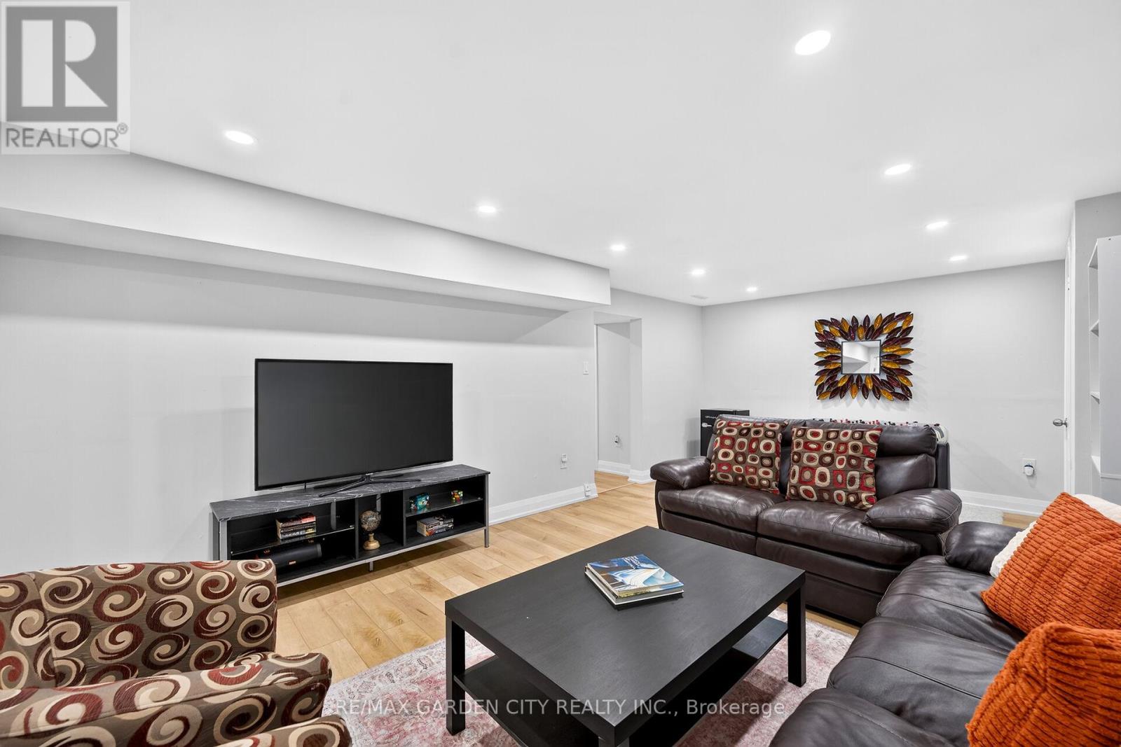 15 Cheval Drive Property Photo 39