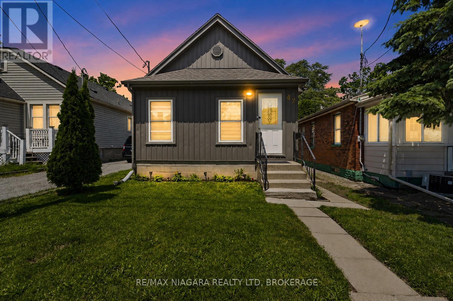 42 MCCORMICK STREET Property Photo 1