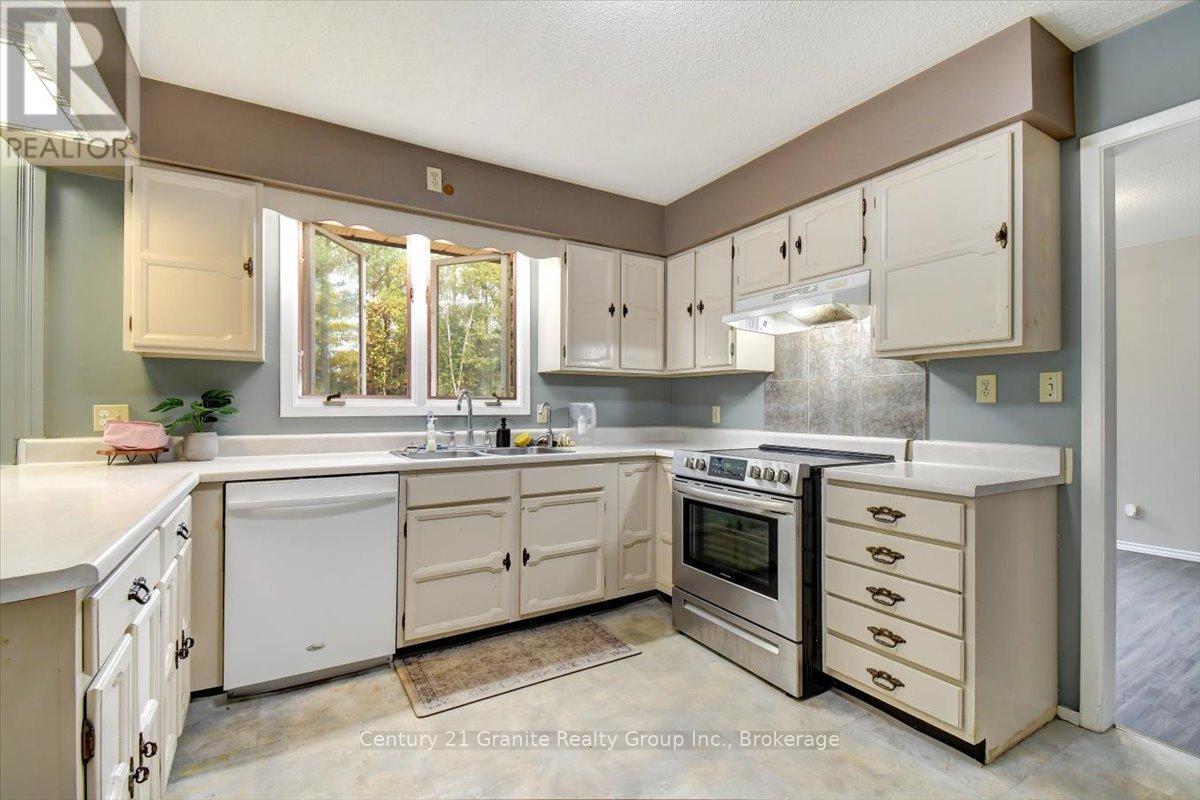 1 - 4 Maxwell Settlement Road Property Photo 13